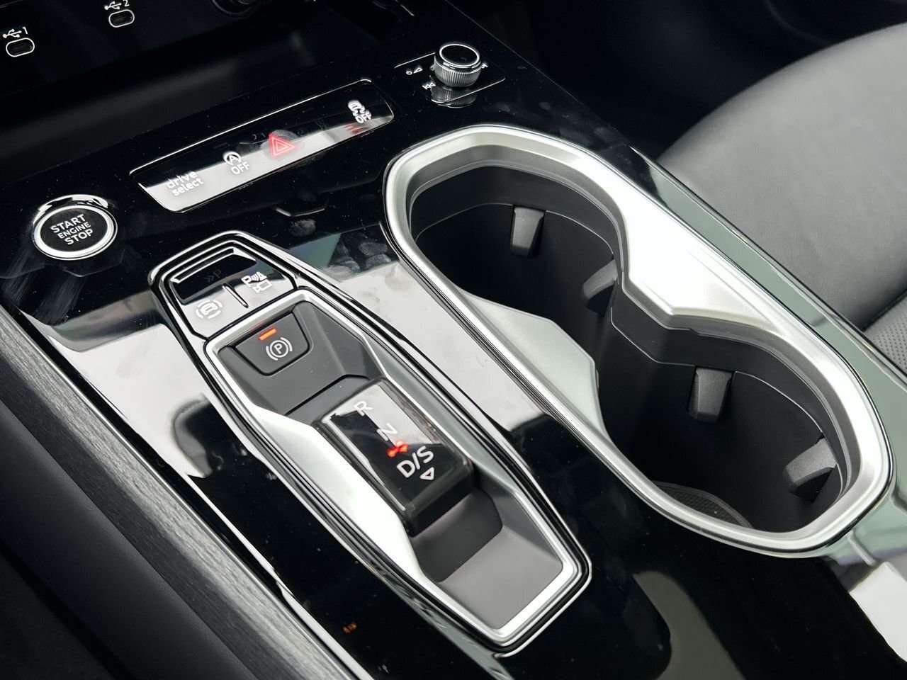 2026 Audi A6 TFSI quattro Technik WHERE TIMELESS DESIGN MEETS M thumb 28