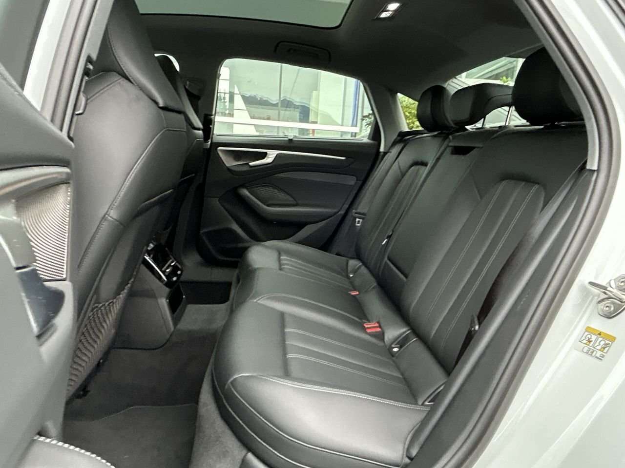 2026 Audi A6 TFSI quattro Technik WHERE TIMELESS DESIGN MEETS M thumb 31