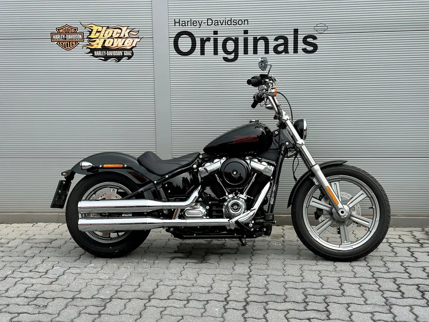 Harley-Davidson Softail Modeljahr 2023 Schwarz - 1
