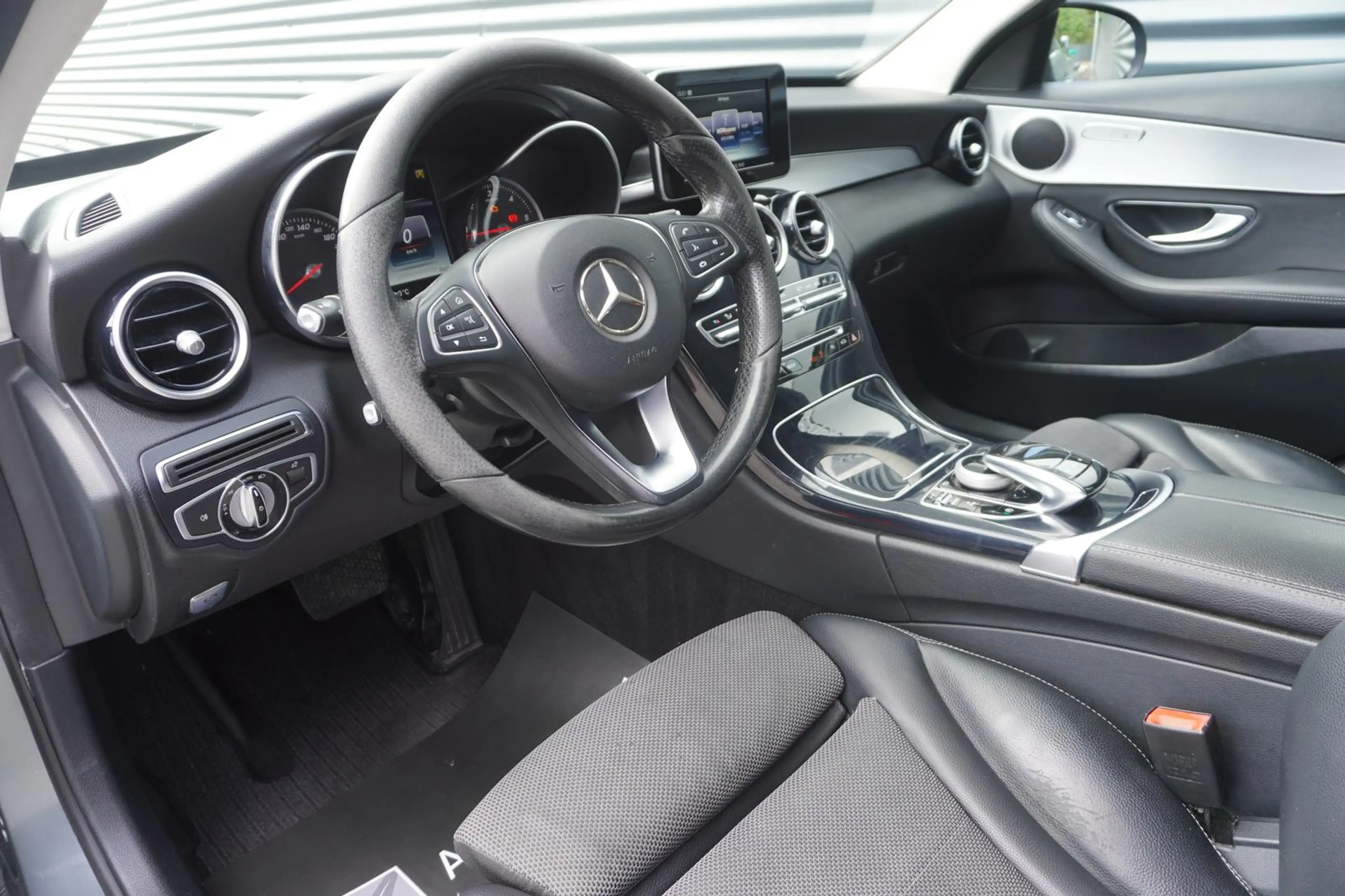 Mercedes-Benz C 250 d AVANTGARDE|NAVI|SITZHEIZUNG|TEMPOMAT|LED — photo 13