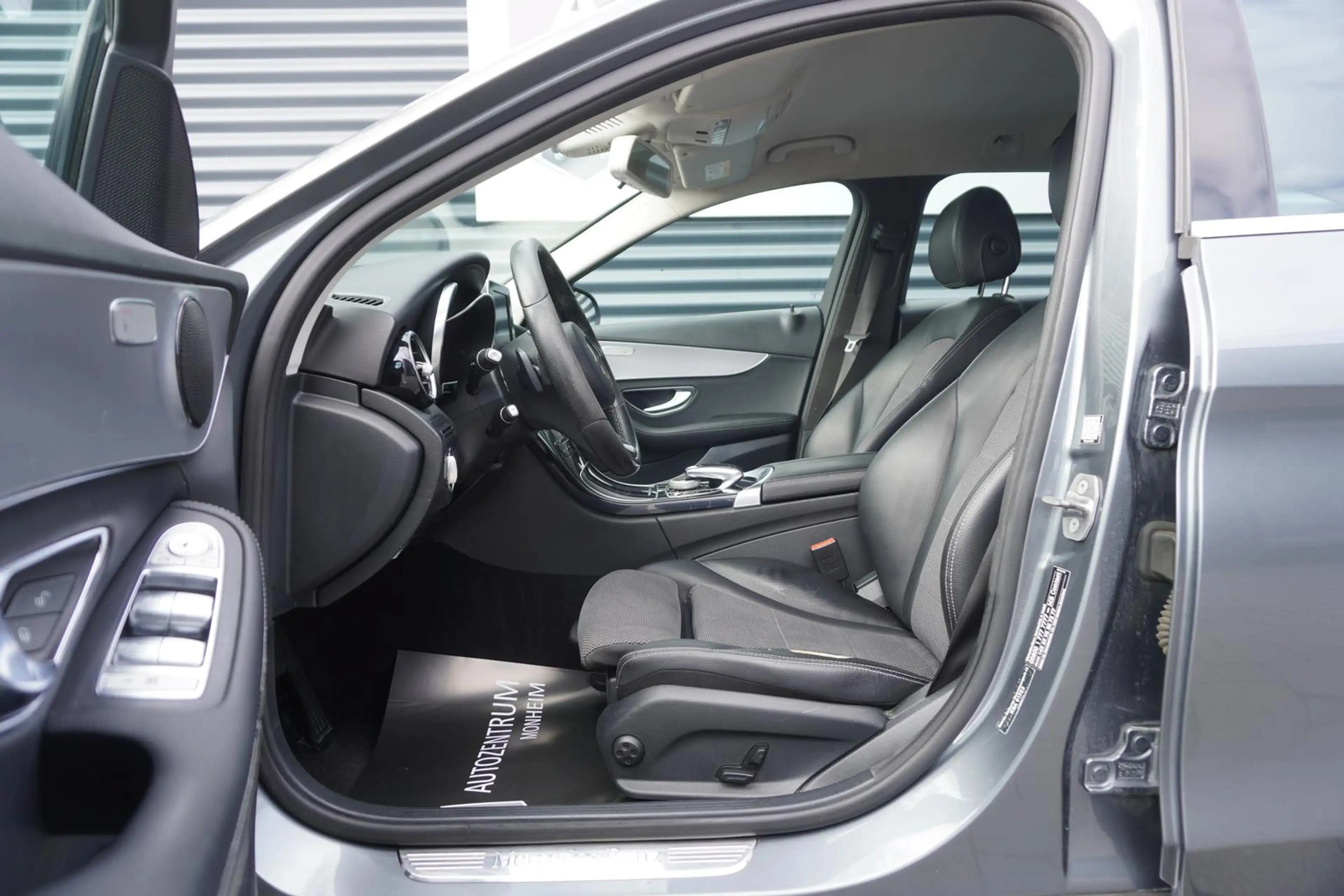 Mercedes-Benz C 250 d AVANTGARDE|NAVI|SITZHEIZUNG|TEMPOMAT|LED — photo 12