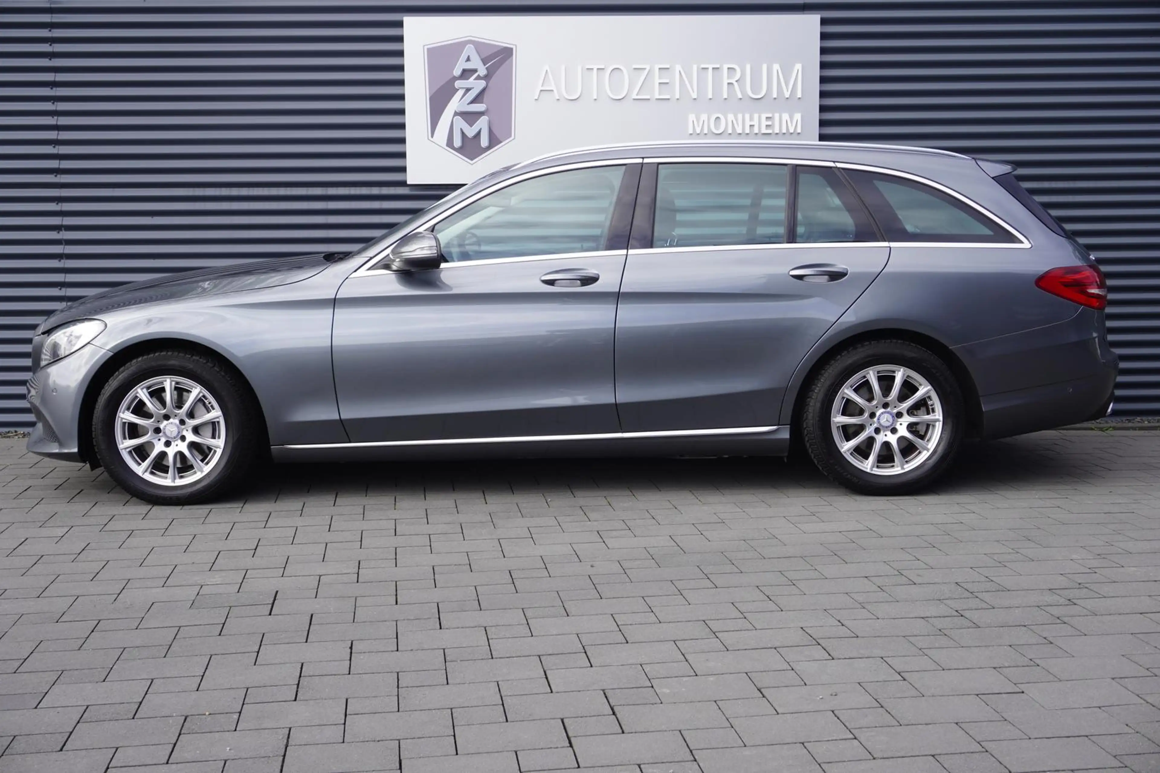 Mercedes-Benz C 250 d AVANTGARDE|NAVI|SITZHEIZUNG|TEMPOMAT|LED — photo 4