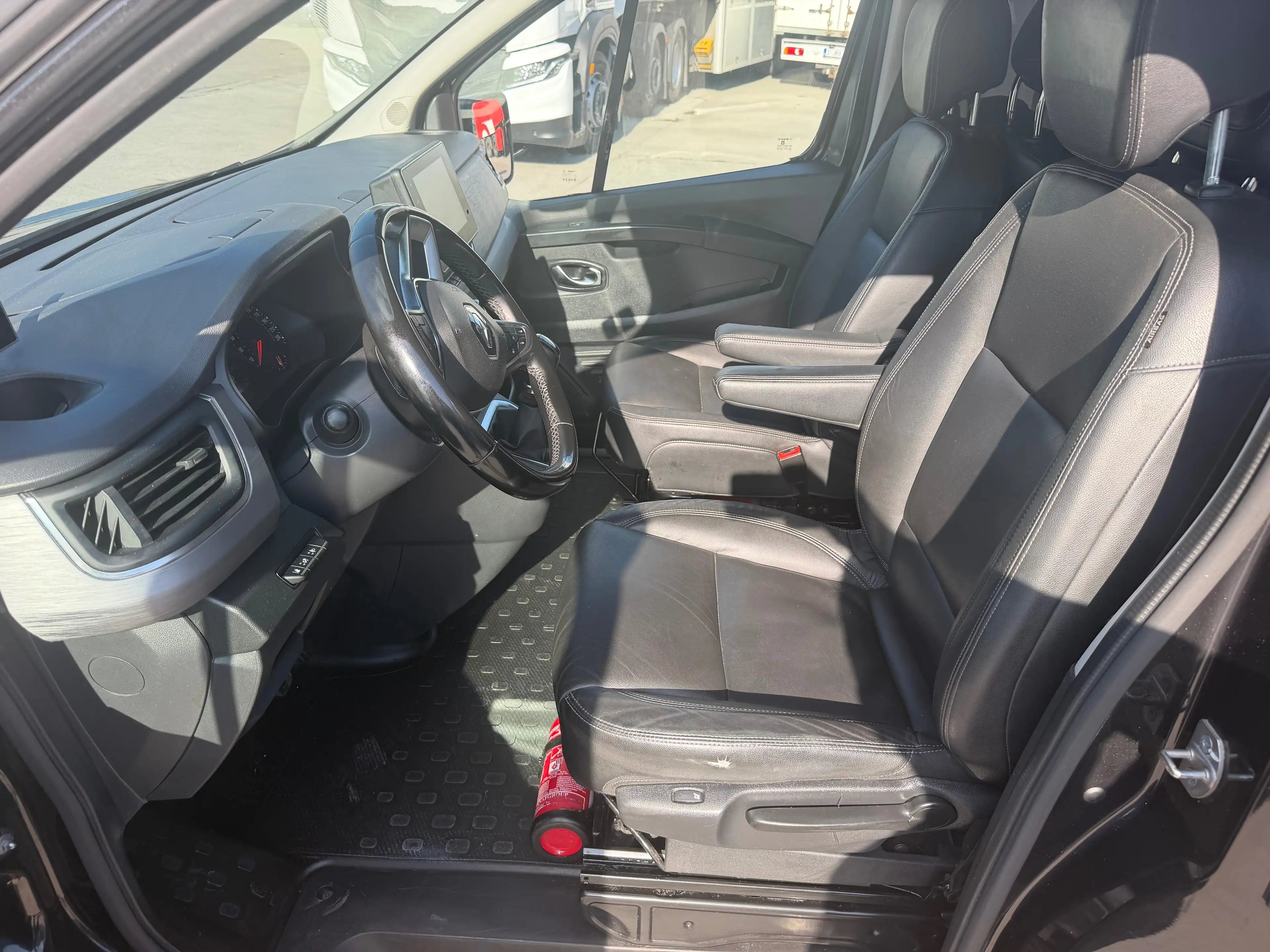 Renault Trafic Grand Spaceclass 2.0 Blue dCi S — photo 14