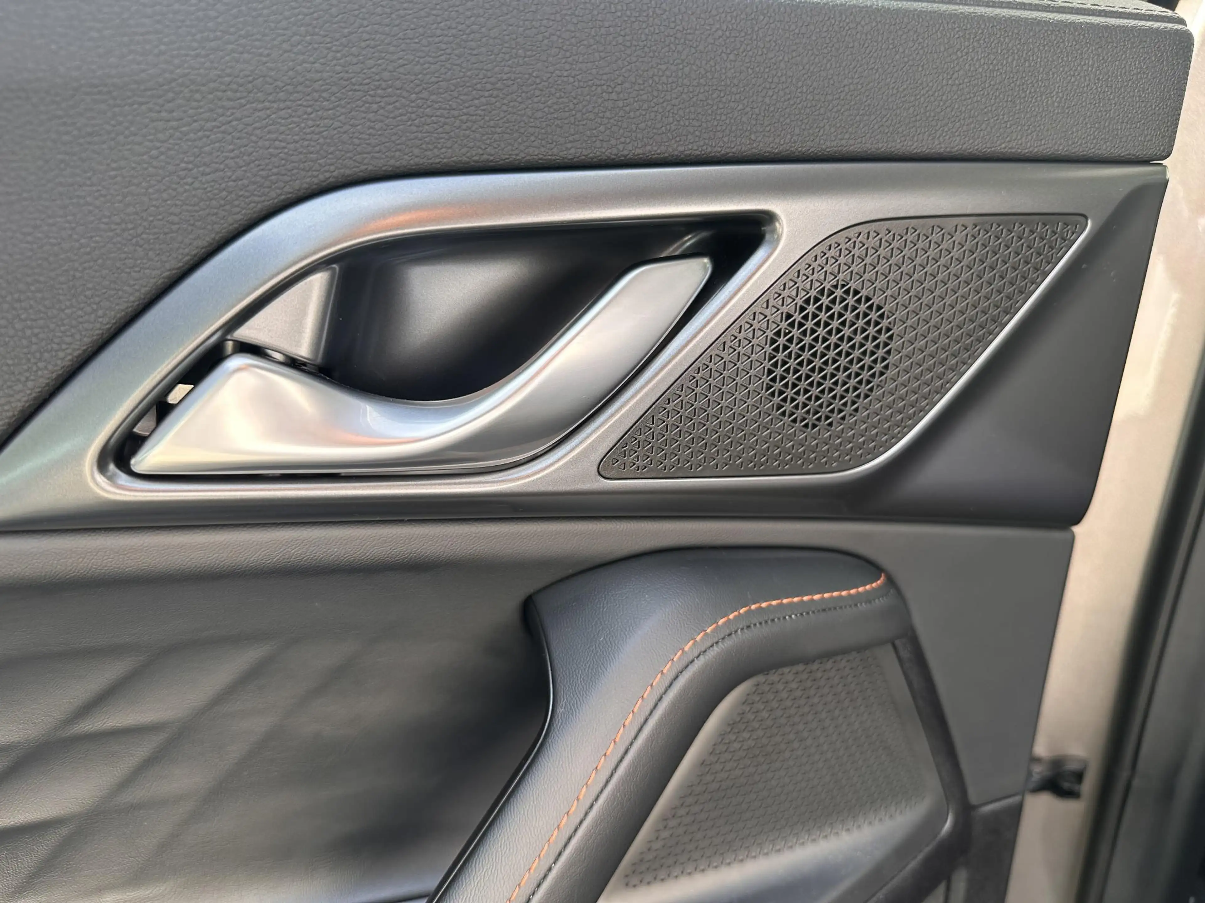 MG HS Hybrid+ 1.5 Aut. Luxury | Stoelverwarming | Carpla — photo 13