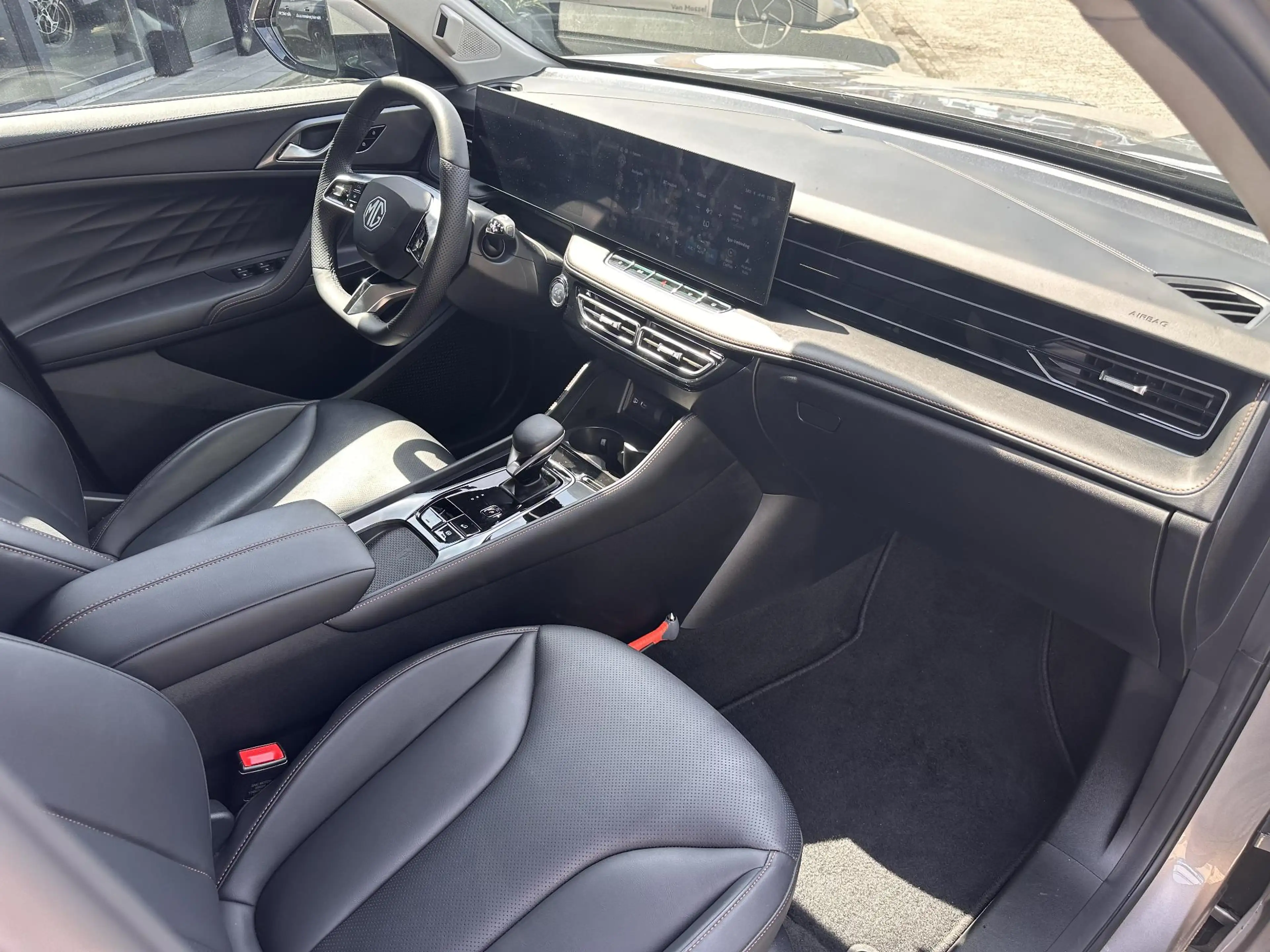 MG HS Hybrid+ 1.5 Aut. Luxury | Stoelverwarming | Carpla — photo 8