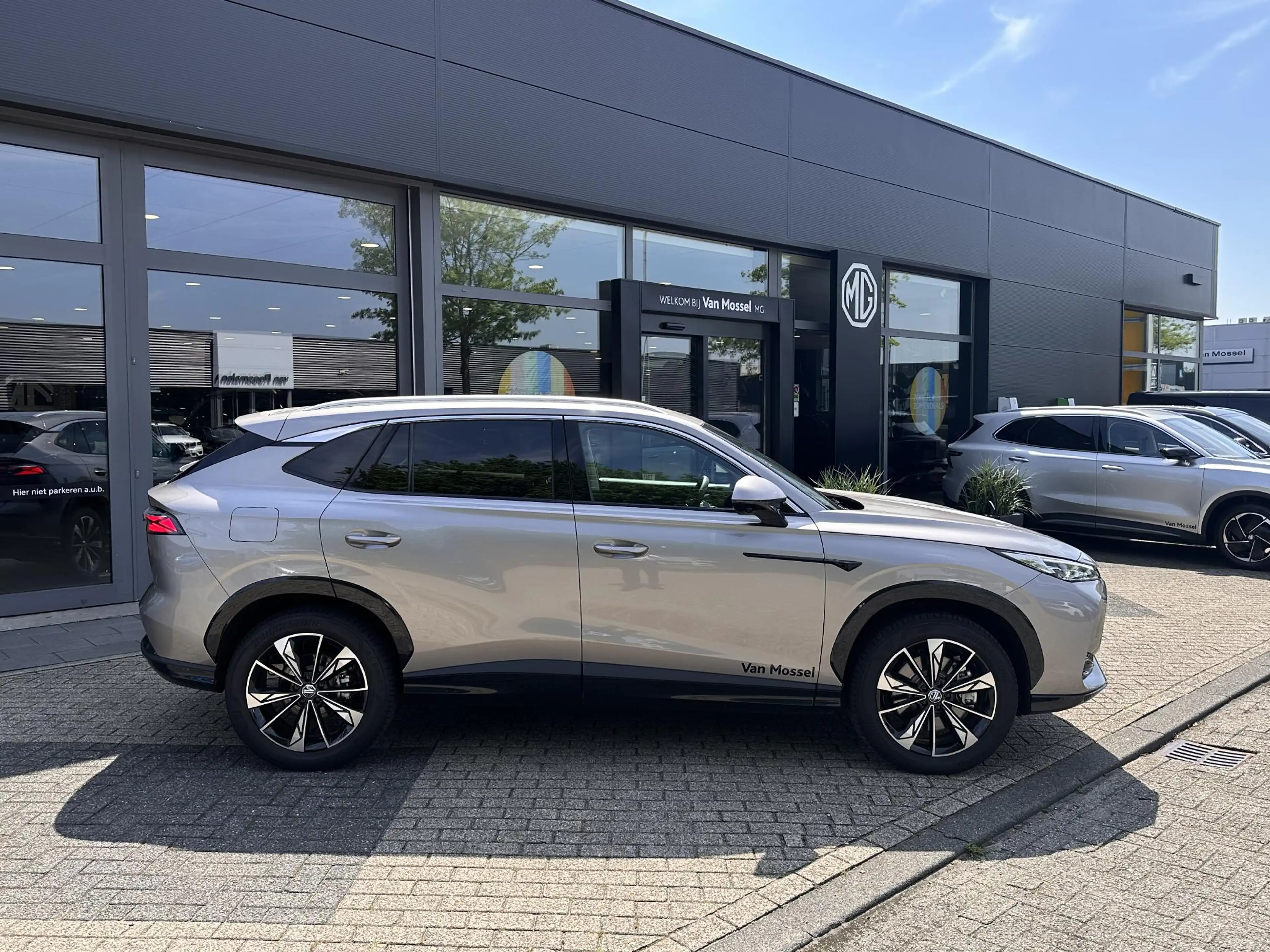 MG HS Hybrid+ 1.5 Aut. Luxury | Stoelverwarming | Carpla — photo 2