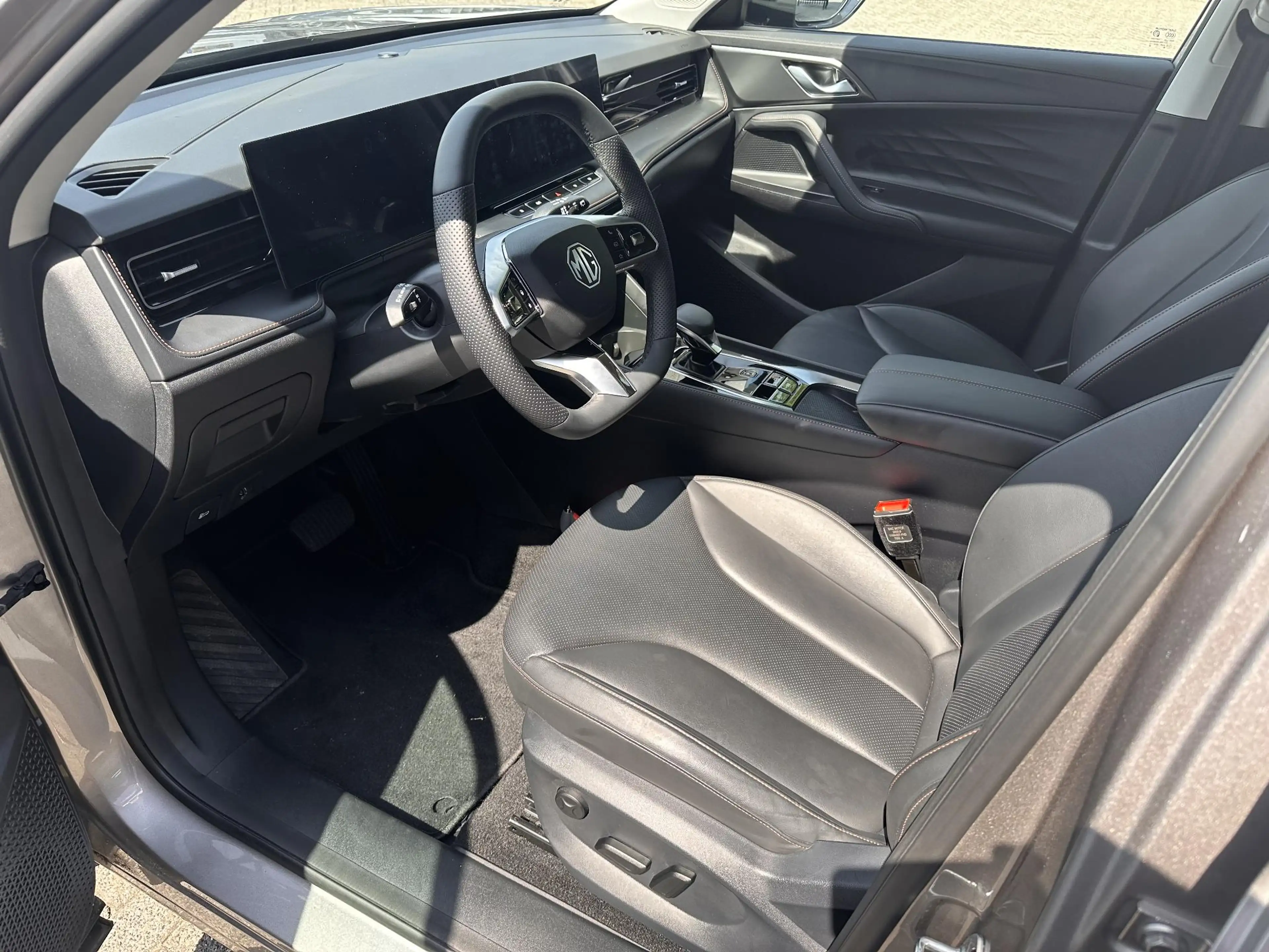 MG HS Hybrid+ 1.5 Aut. Luxury | Stoelverwarming | Carpla — photo 7