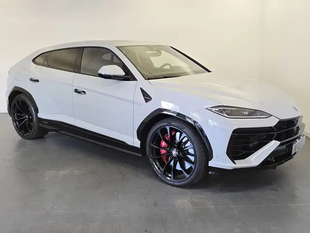 Lamborghini Urus main image