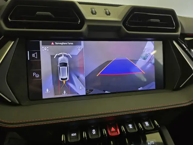 Lamborghini Urus view 13