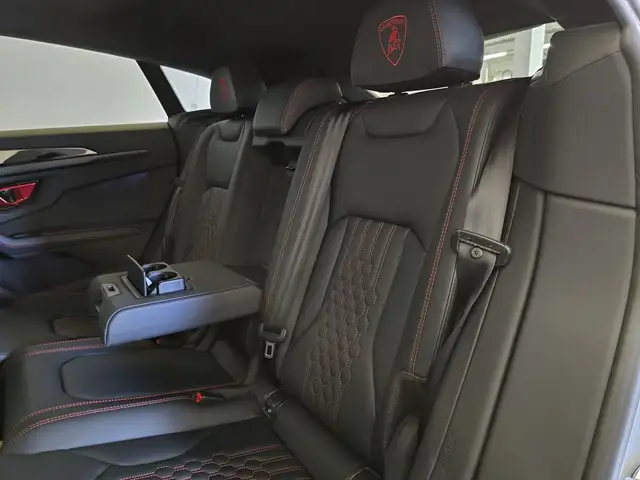 Lamborghini Urus view 8