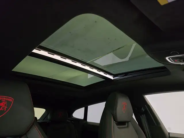 Lamborghini Urus view 12