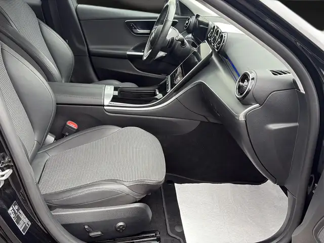Mercedes-Benz C-Class view 15