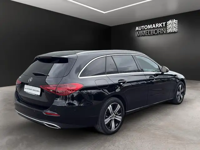 Mercedes-Benz C-Class view 8