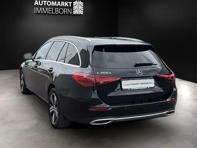 Mercedes-Benz C-Class view 5