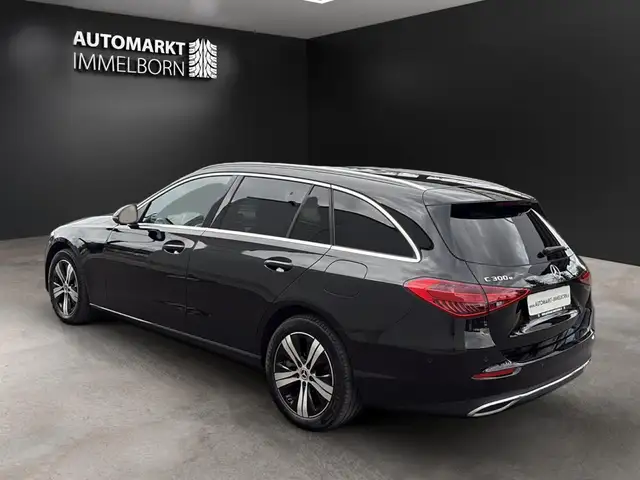 Mercedes-Benz C-Class view 6