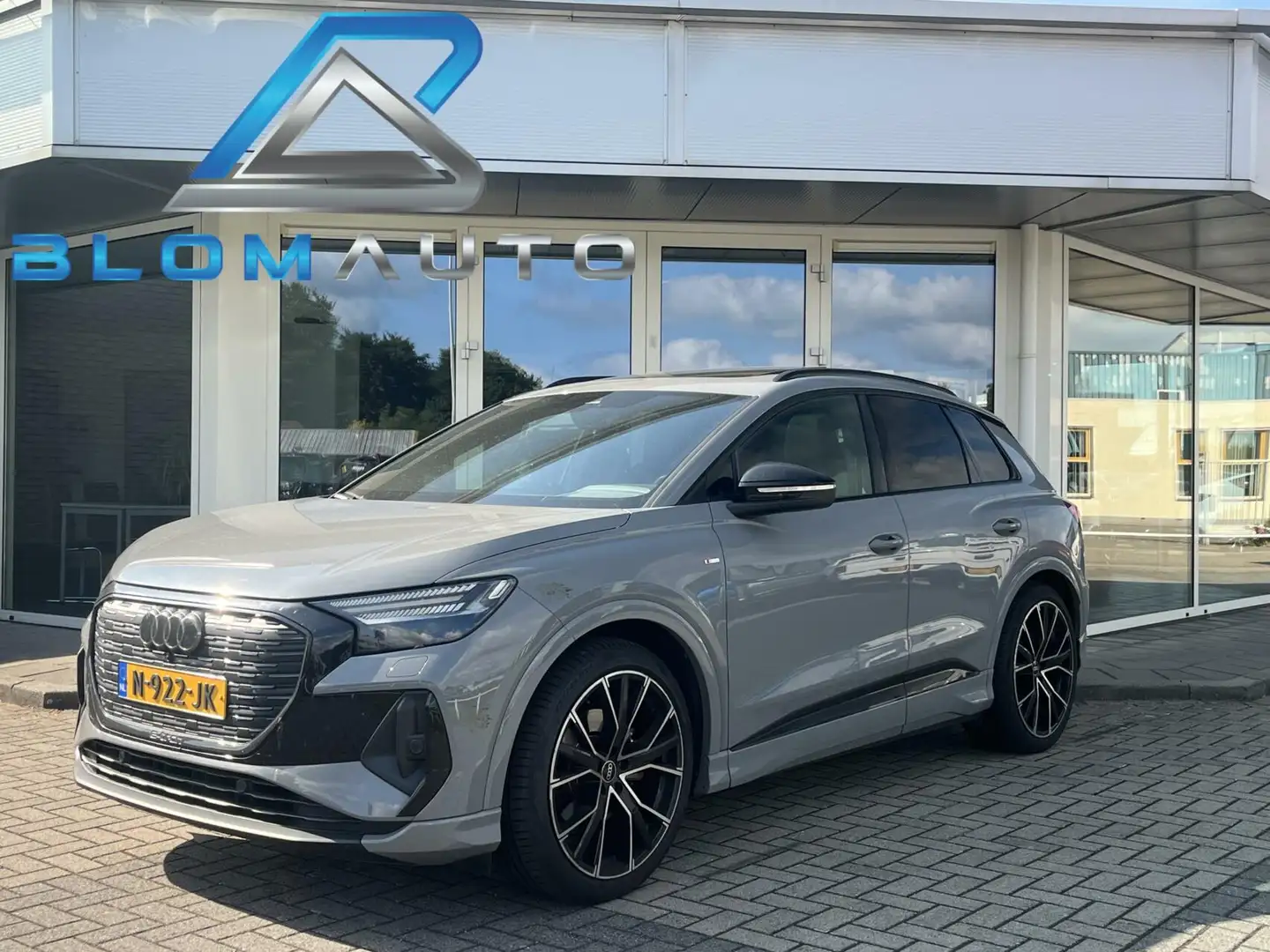 Audi Q4 e-tron S Competition SCHUIFDAK+LED+ACC+CARPLAY+21'' Grijs - 1