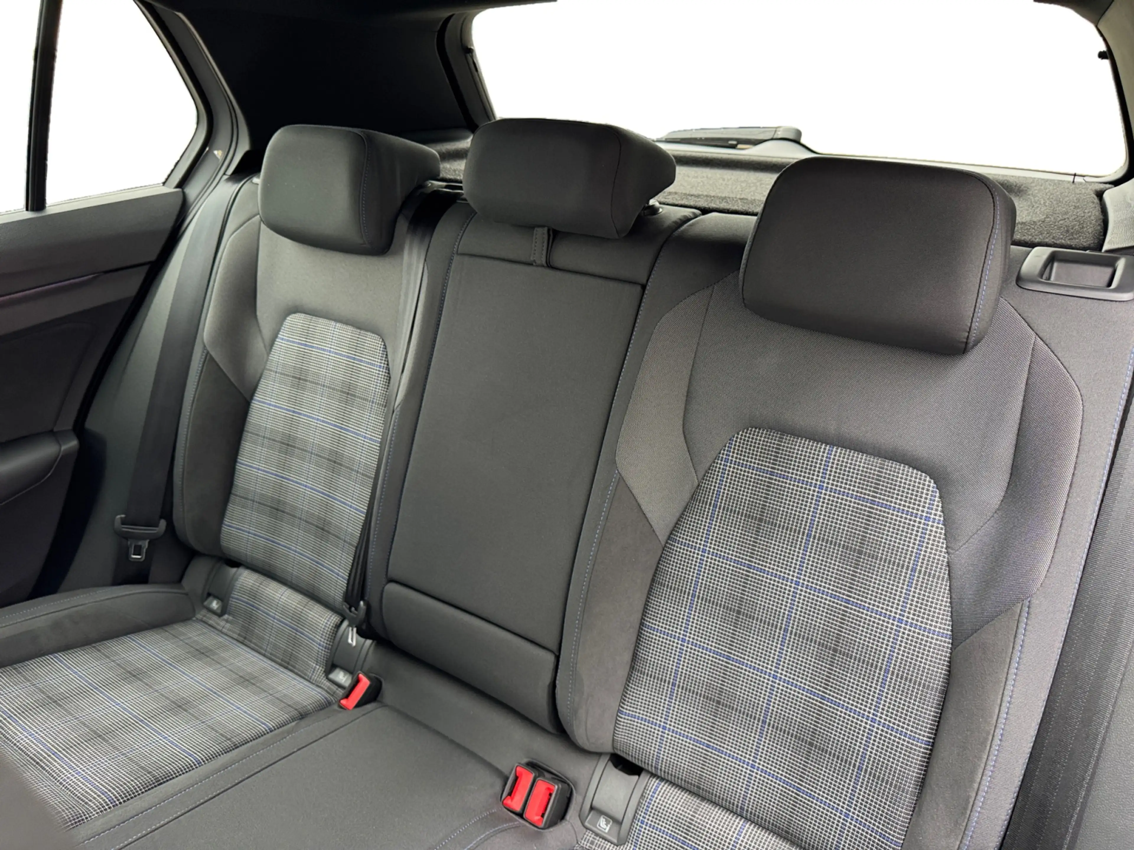 Volkswagen Golf GTE 1.5 272pk eHybrid Dodehoeksensor 'Side Assist' | A — photo 12