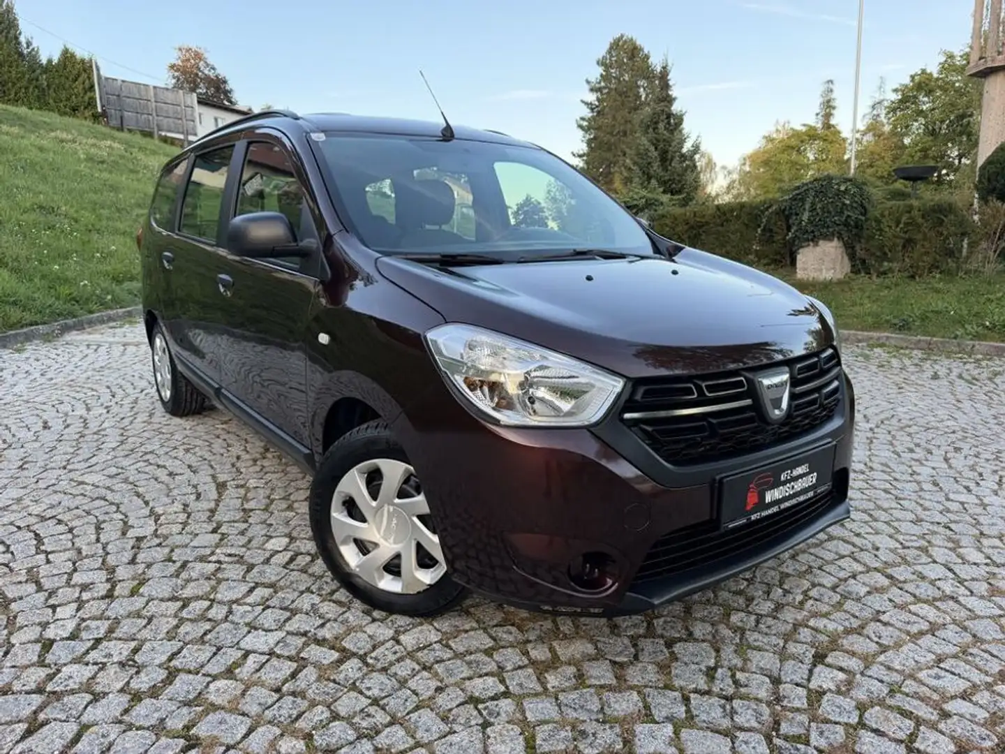Dacia Lodgy Ambiance Braun - 1