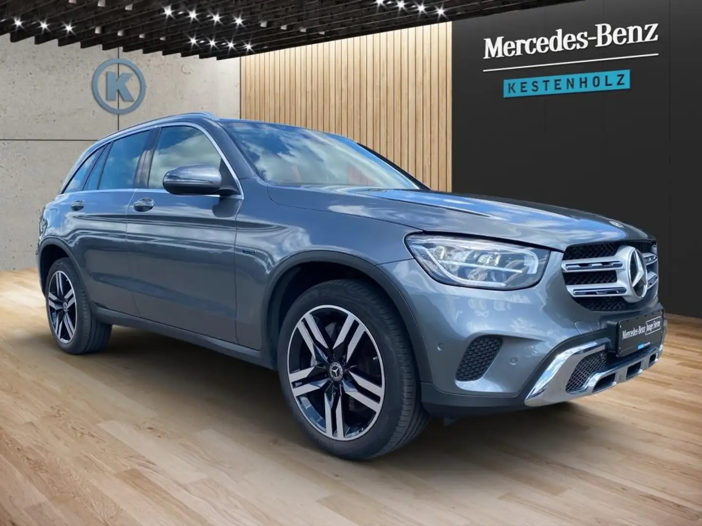 Mercedes-Benz GLC 300 e 4M *PANO*AHK*MBUX*KAMERA*NAVI*STHZ* Gri - 2