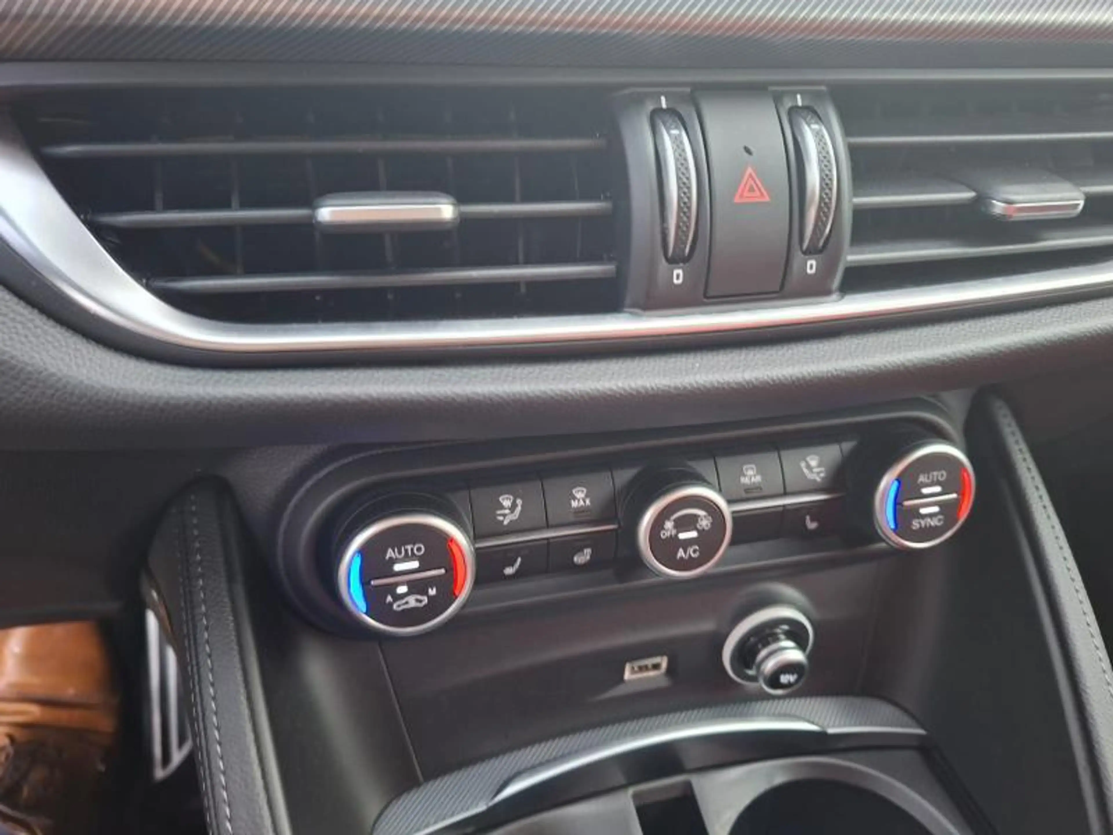 Alfa Romeo Stelvio 48990€  Veloce — photo 13