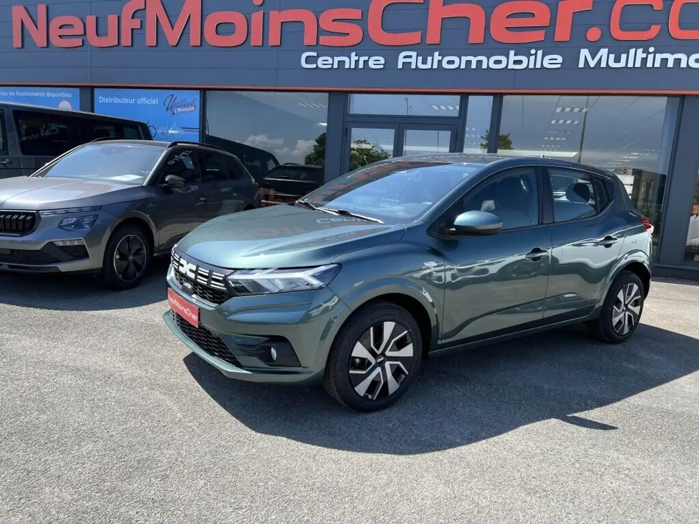 Dacia Sandero EXPRESSION 1.0 ECO-G 100cv + Climatisation automat Vert - 1