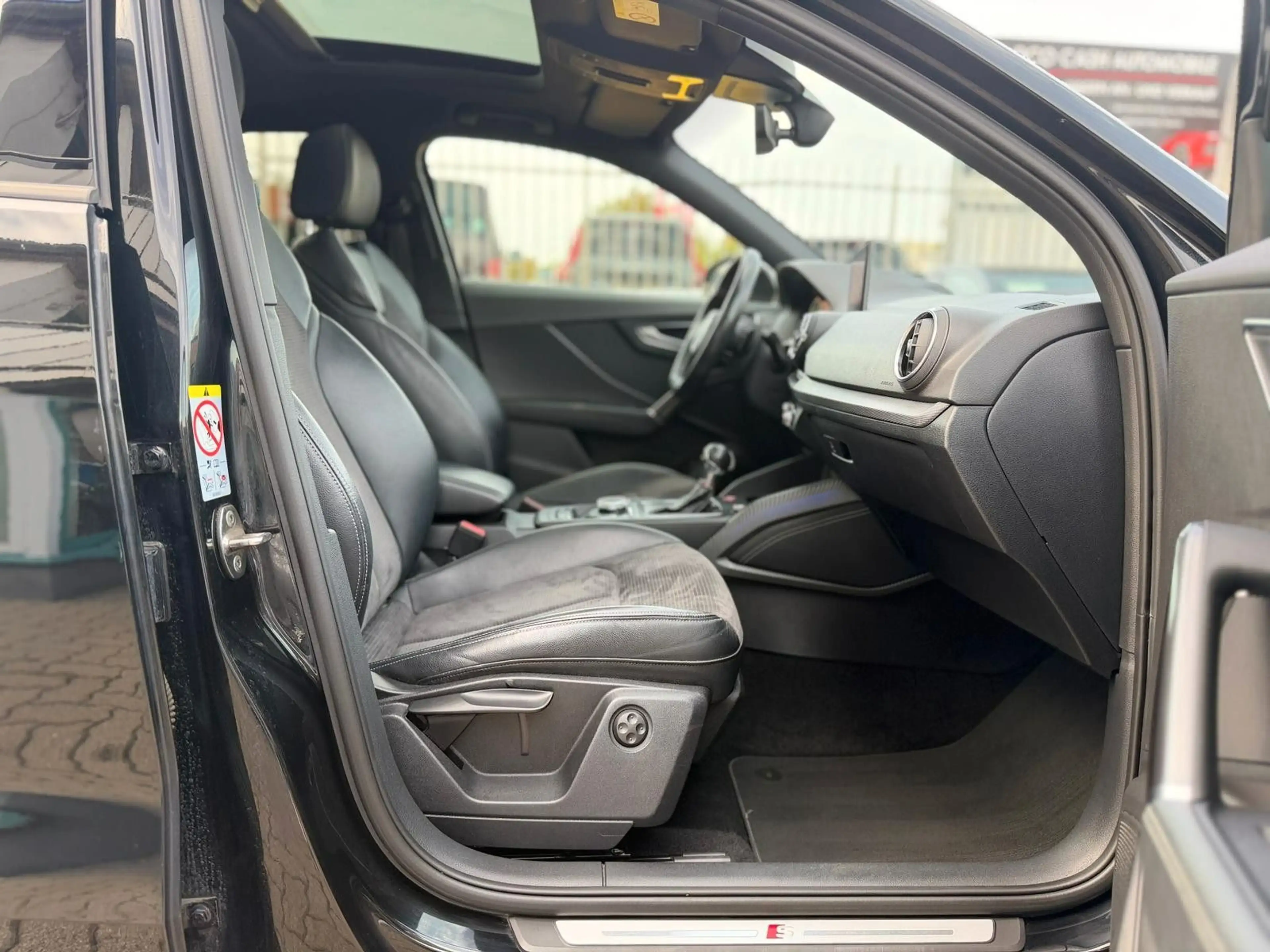 Audi SQ2 2.0 TFSI quattro*PANORAMA*KAMERA*B&O*ACC* — photo 12