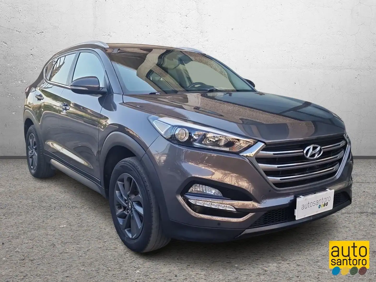 Hyundai TUCSON Tucson 1.7 crdi Xpossible 2wd 115cv Gris - 2
