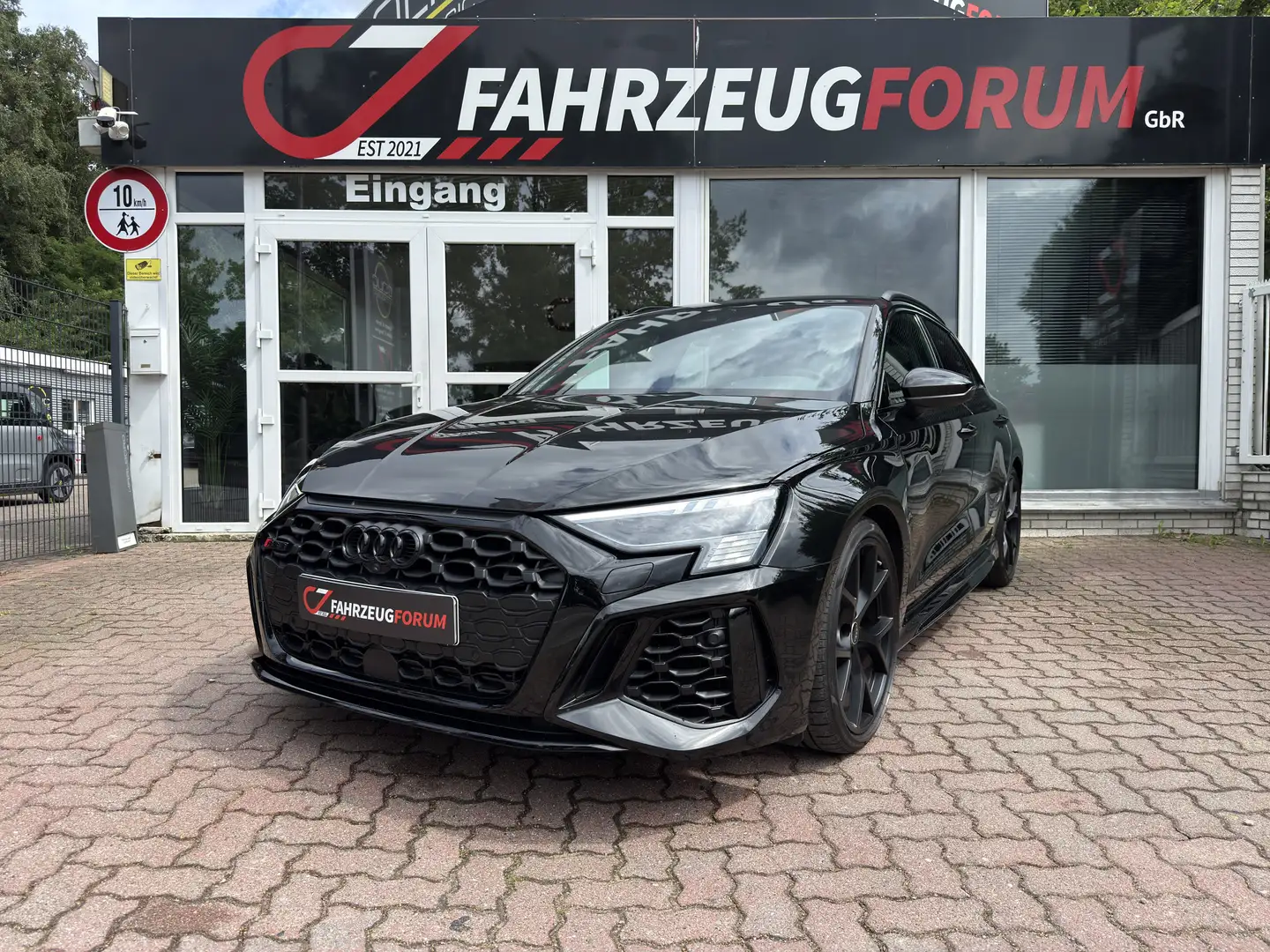 Audi RS 2.5 TFSI quattro*Head-up*Matrix-LED*B & O Schwarz - 1