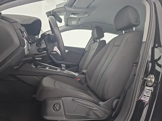 Audi A4 Avant view 9