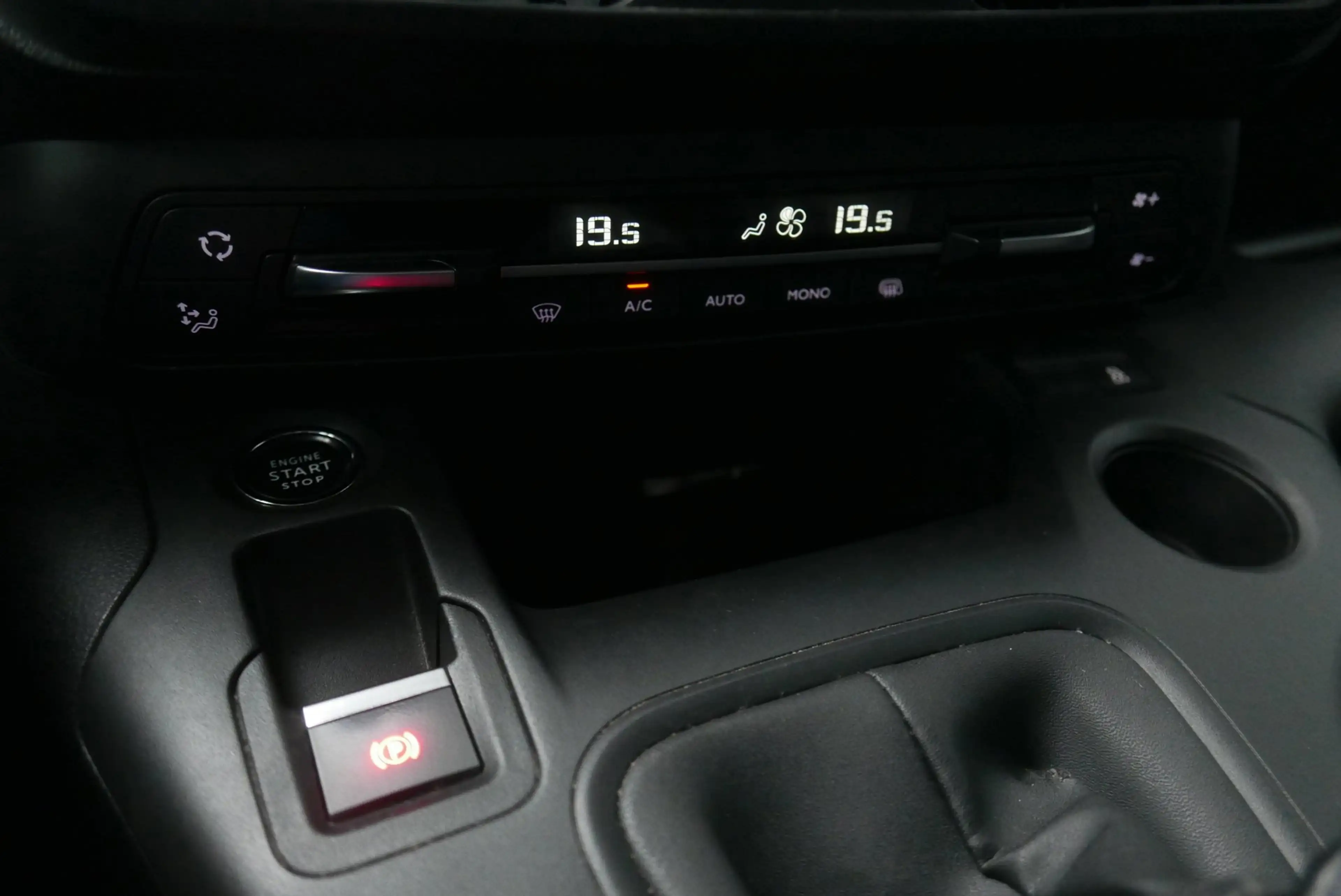 Peugeot Partner 1.5 131 PK BlueHDI Premium NAVI,CAMARA,CLIMA,TREKH — photo 8