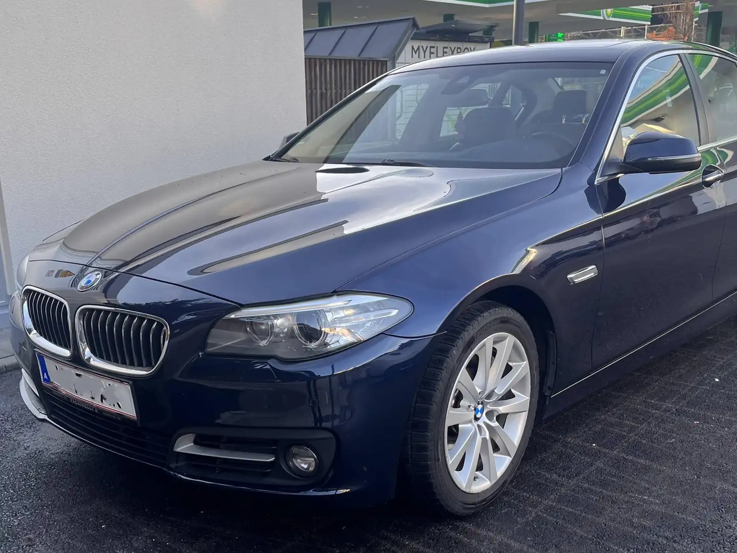 BMW 530 530d xDrive Aut. Blau - 1