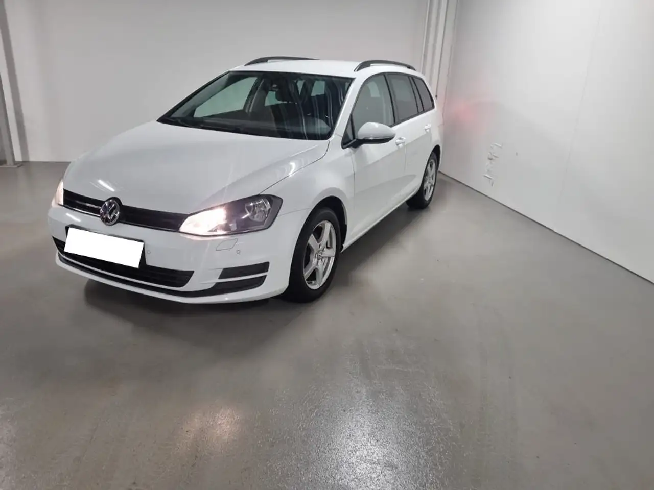 Volkswagen Golf Standard Model — photo 9