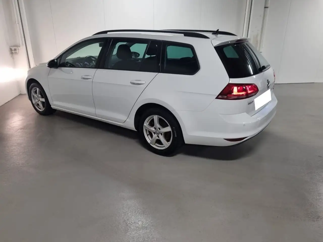 Volkswagen Golf Standard Model — photo 3