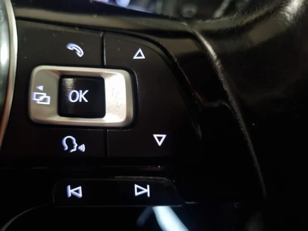Volkswagen Golf Standard Model — photo 19