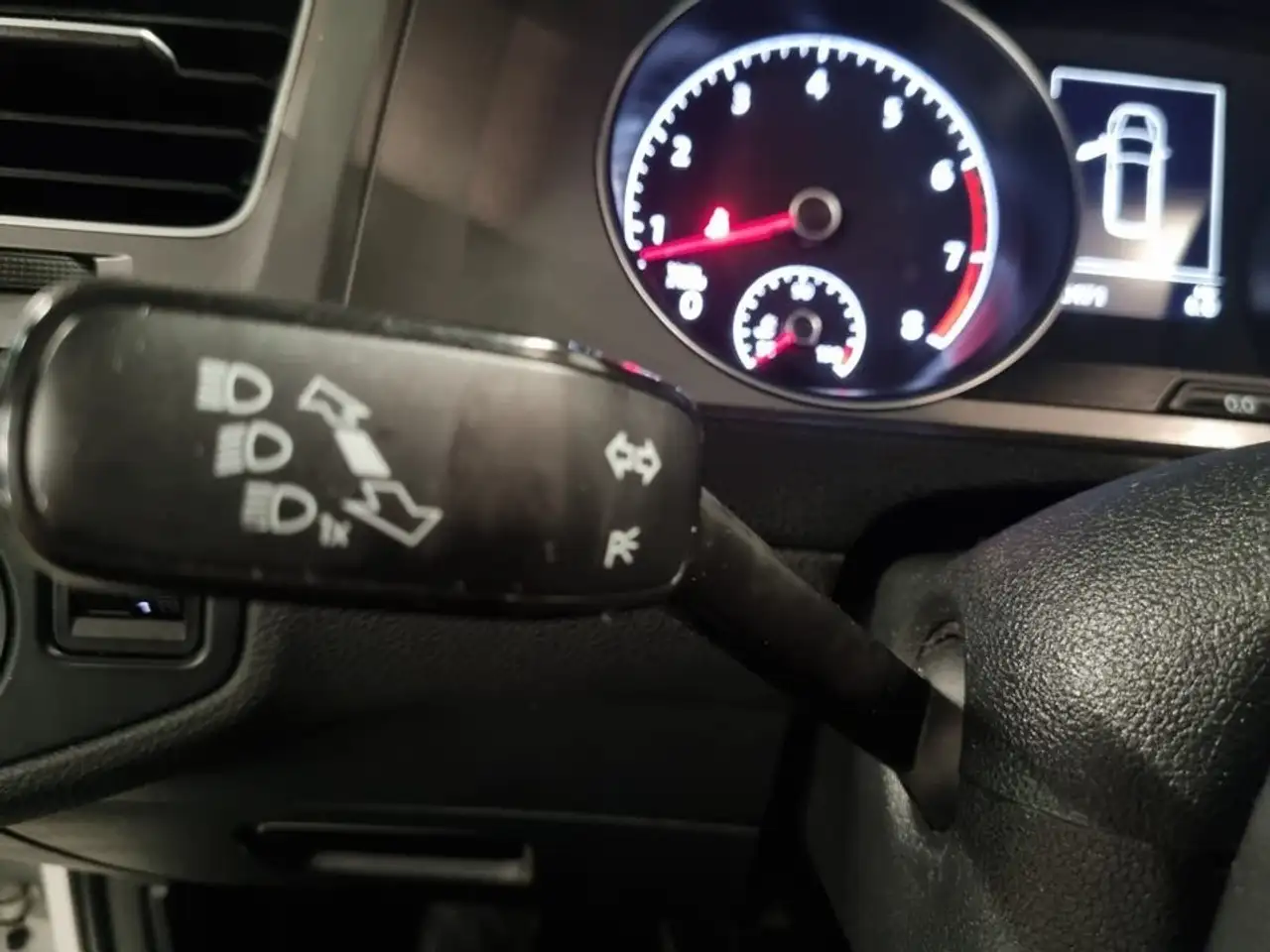 Volkswagen Golf Standard Model — photo 17