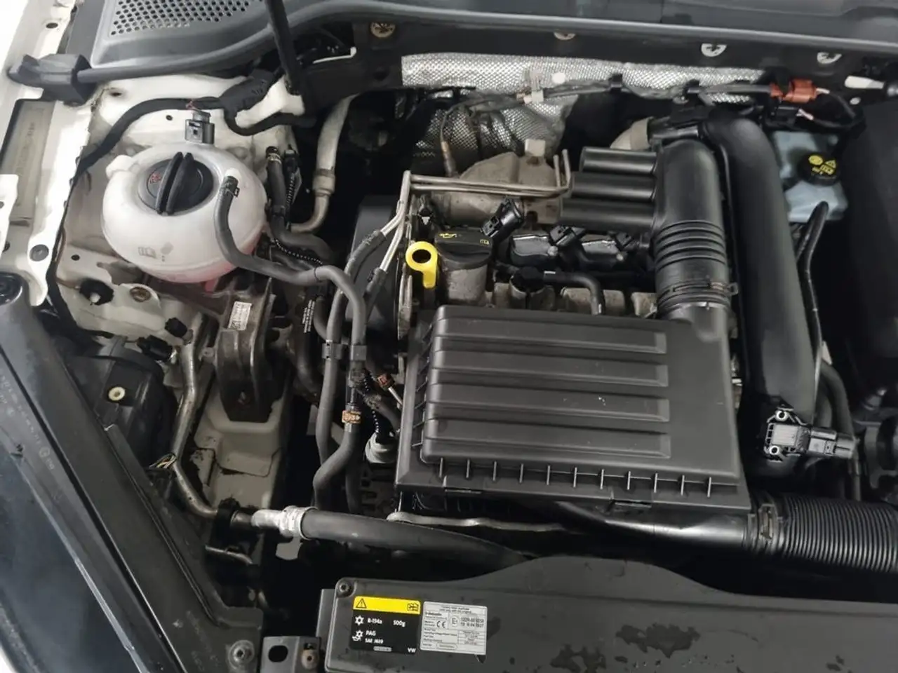 Volkswagen Golf Standard Model — photo 14