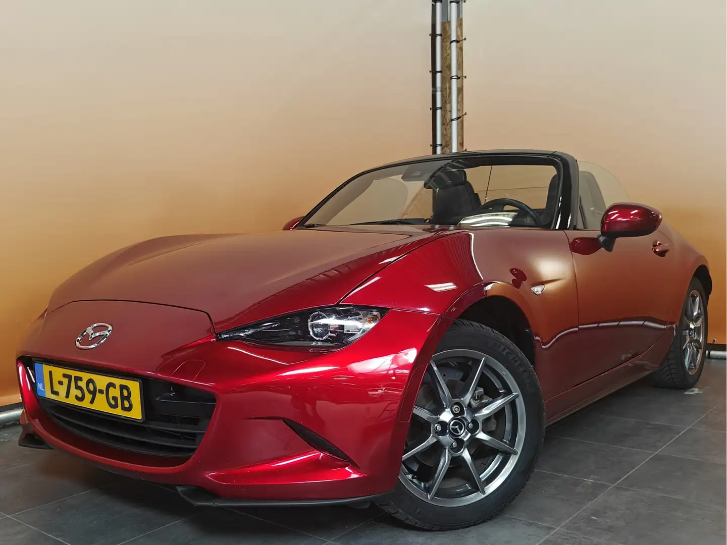 Mazda MX-5 1.5 SkyActiv-G 132 Luxury dealer onderhouden Rouge - 2