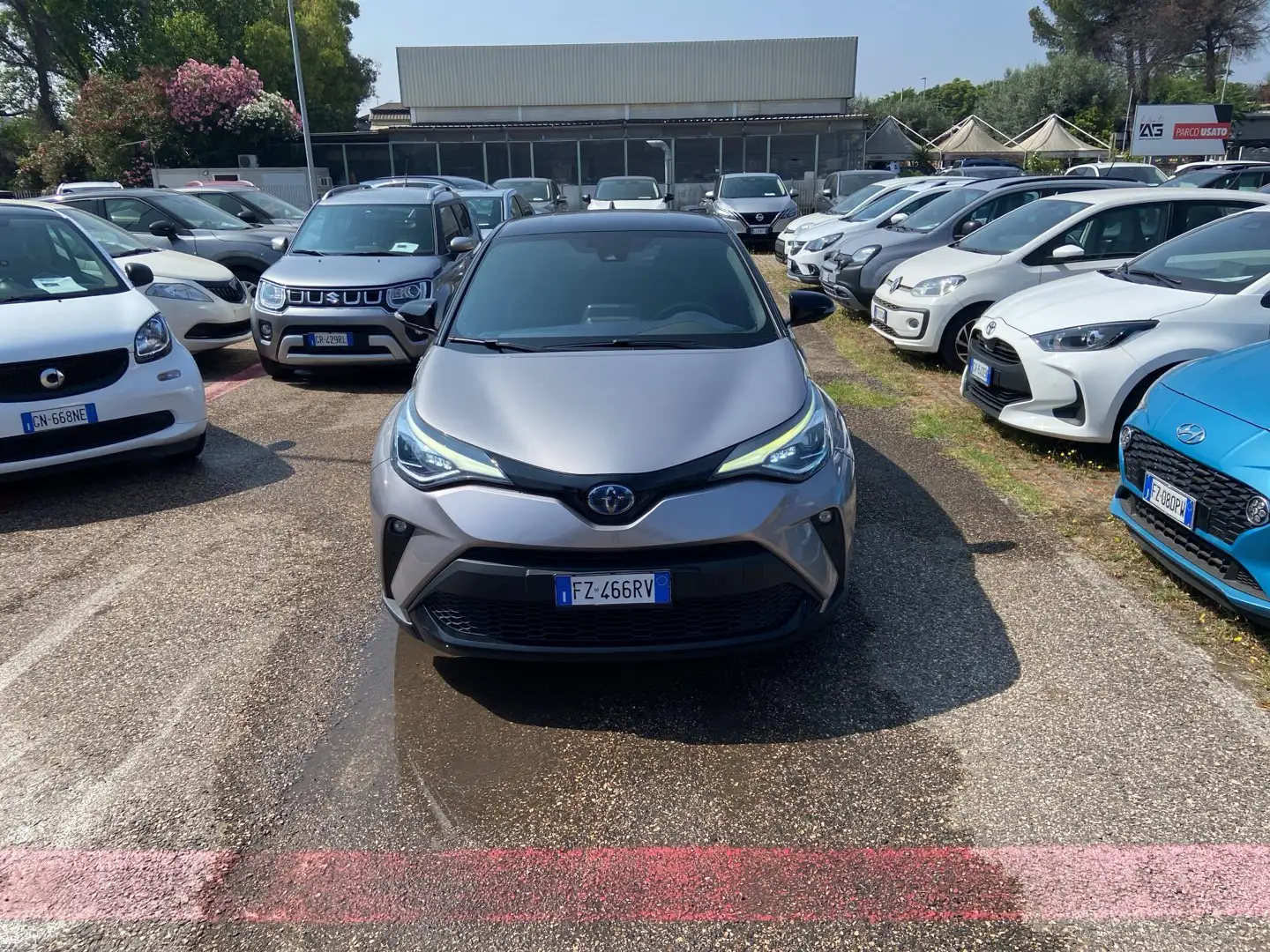 Toyota C-HR 2.0 Hybrid E-CVT Style Grigio - 2