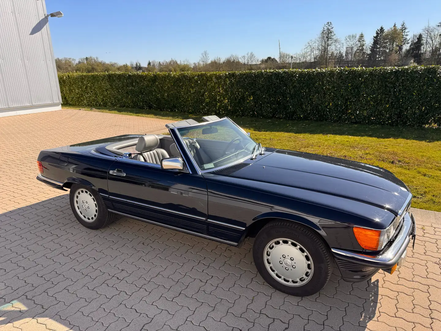 Mercedes-Benz SL 560 Bleu - 1
