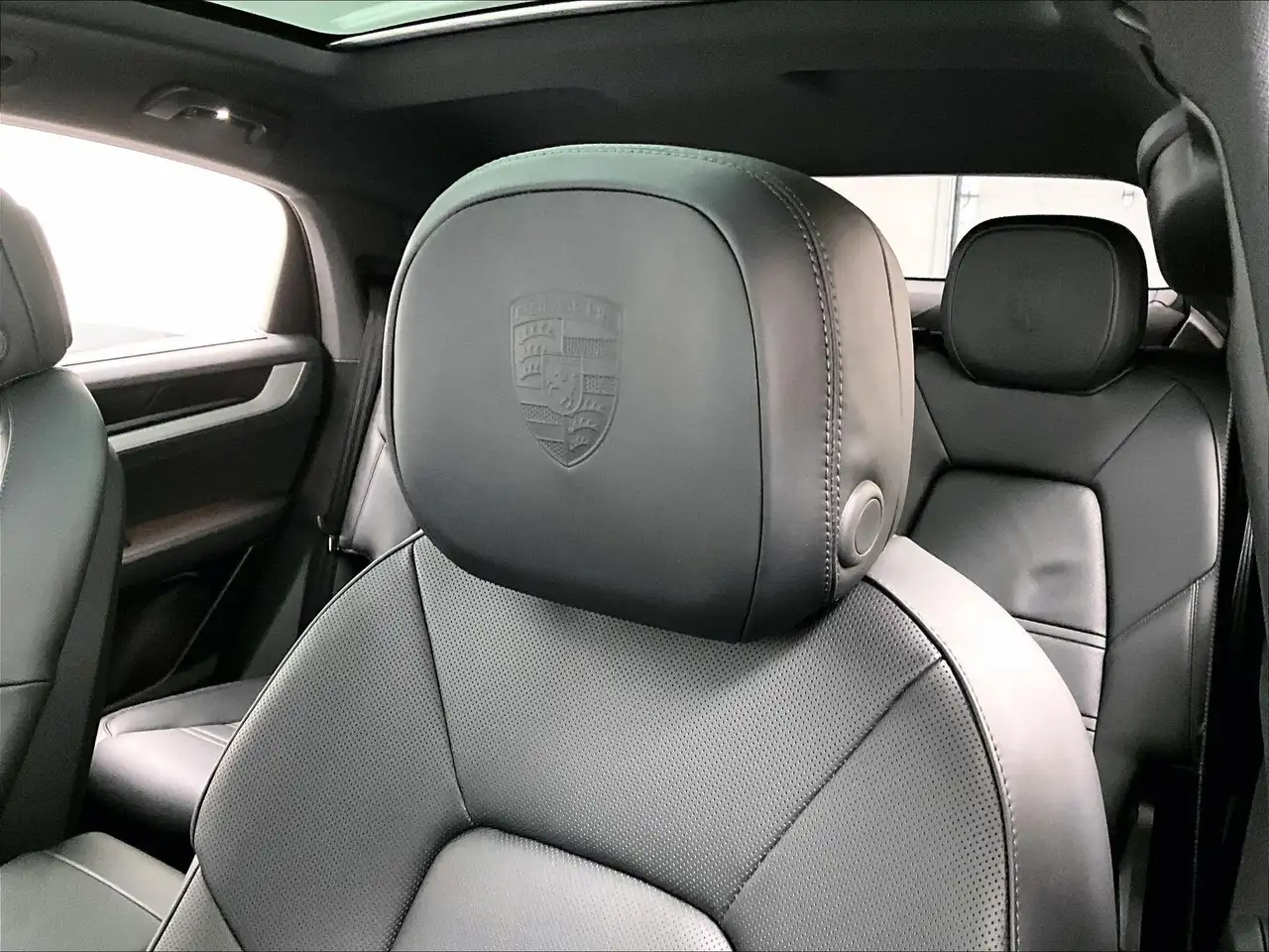 Porsche Cayenne снимка Porsche Cayenne