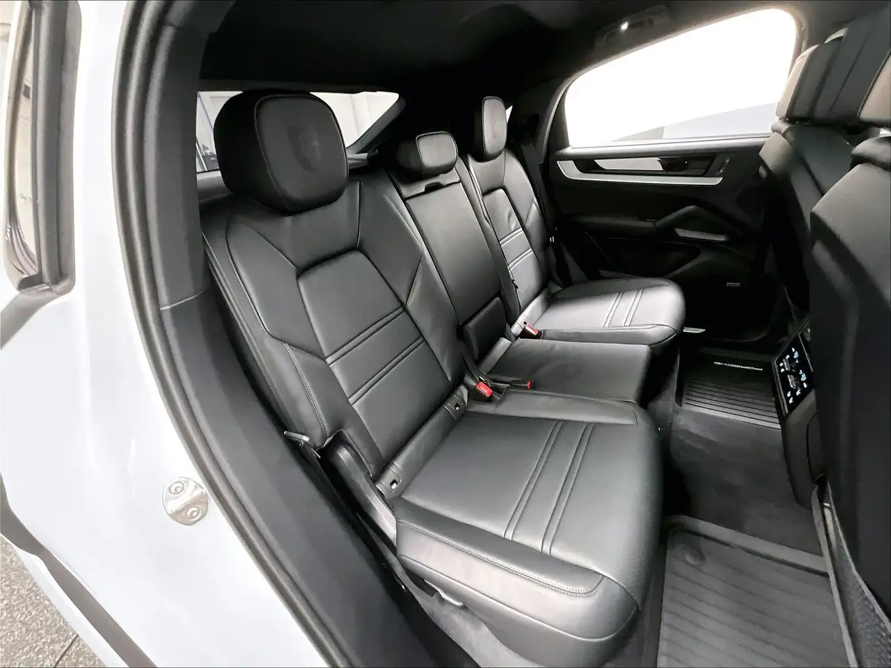 Porsche Cayenne снимка Porsche Cayenne