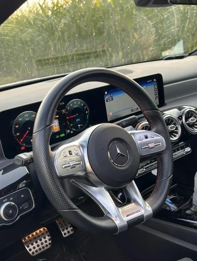 Mercedes-Benz A 250 e 8G-DCT AMG Line - 2