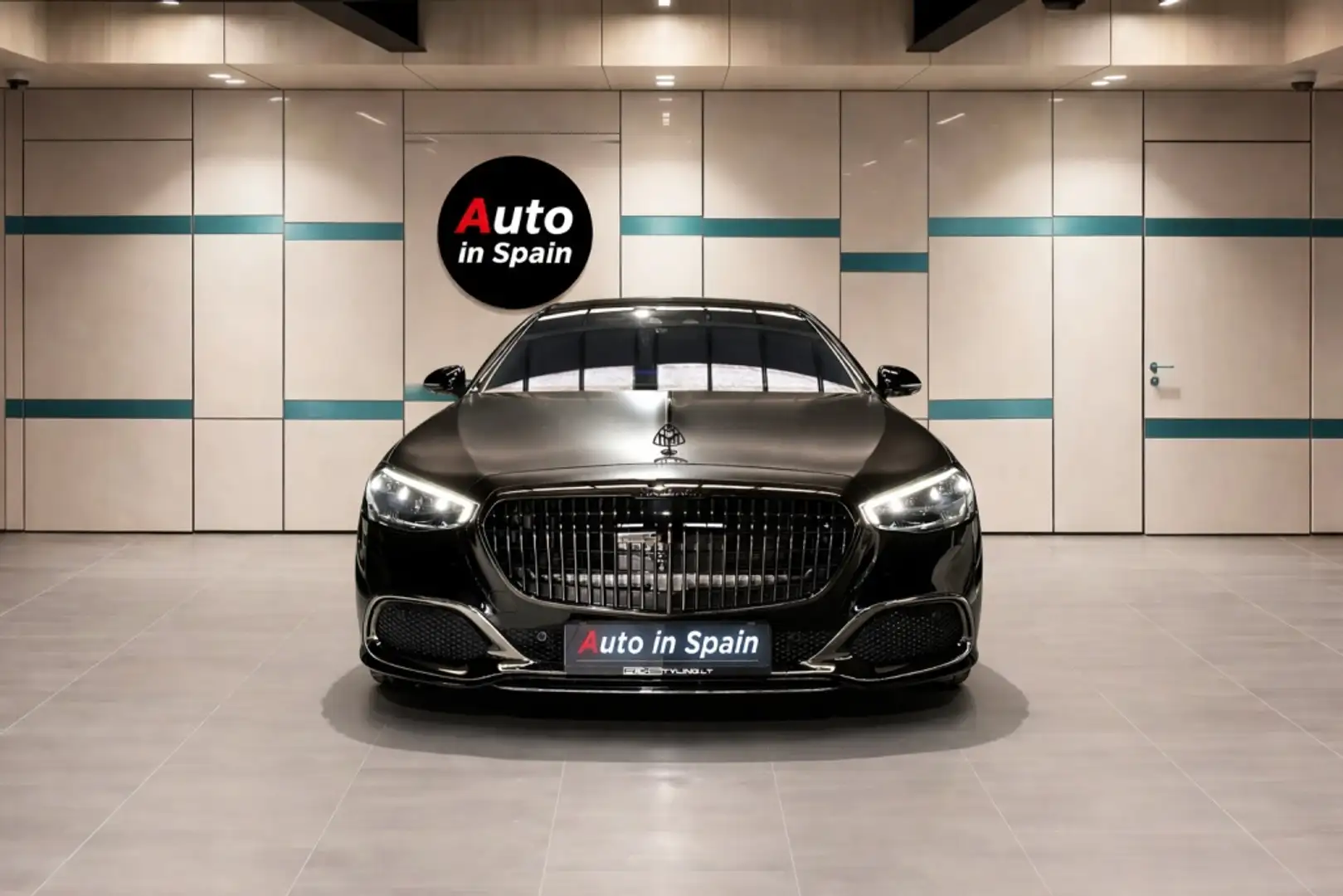 Mercedes-Benz S 680 Maybach 4Matic 9G-Tronic Schwarz - 2