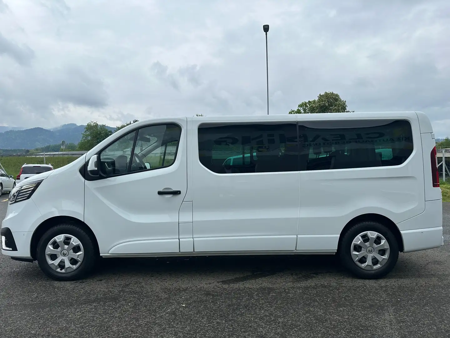 Renault Trafic Trafic Grand Passenger Techno Blue dCi 150 Techno Weiß - 2