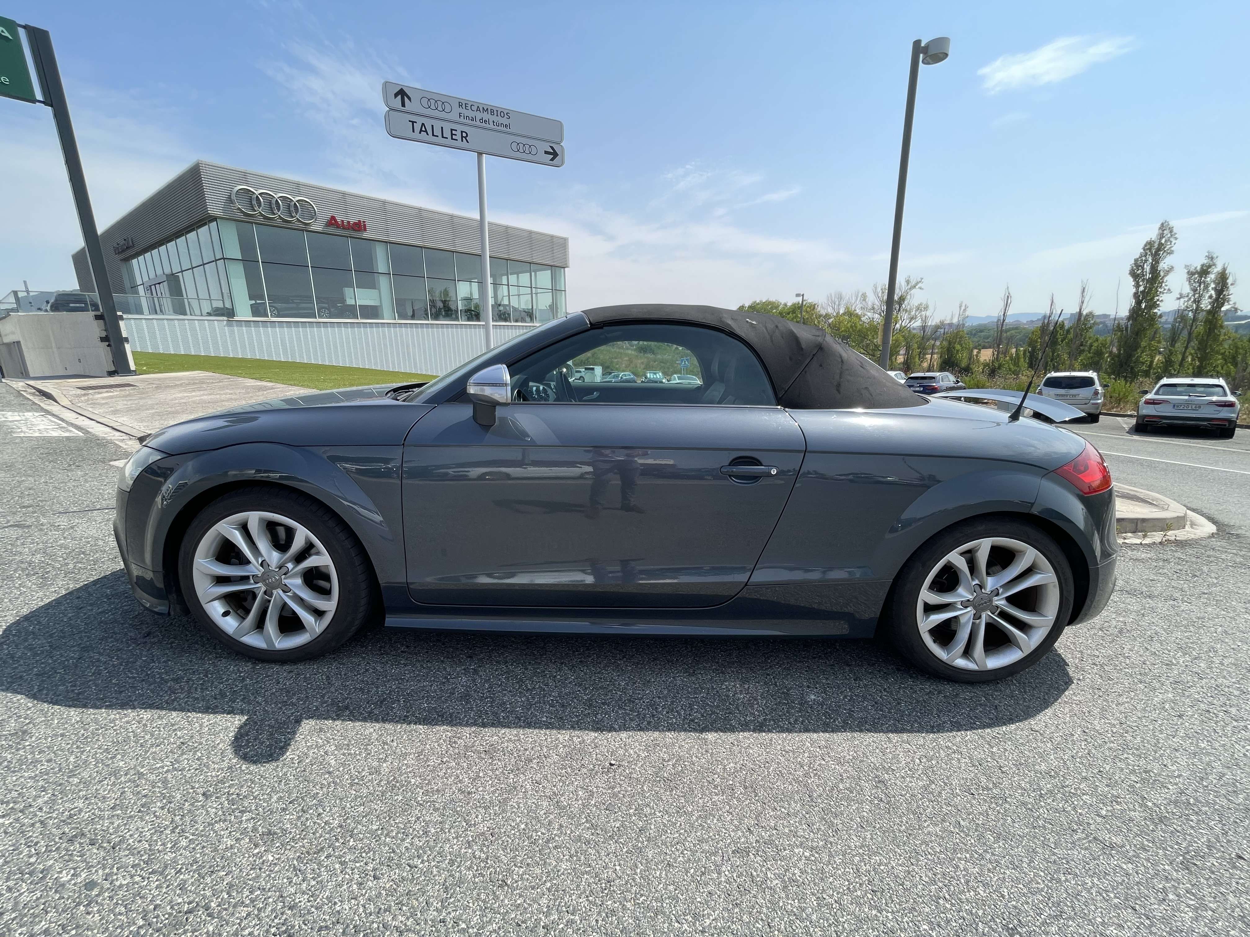 Audi TTS Roadster 2.0 TFSI quattro - foto 1