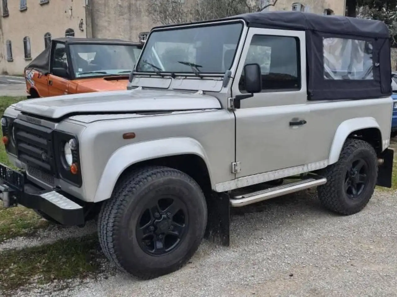 Land Rover Defender
