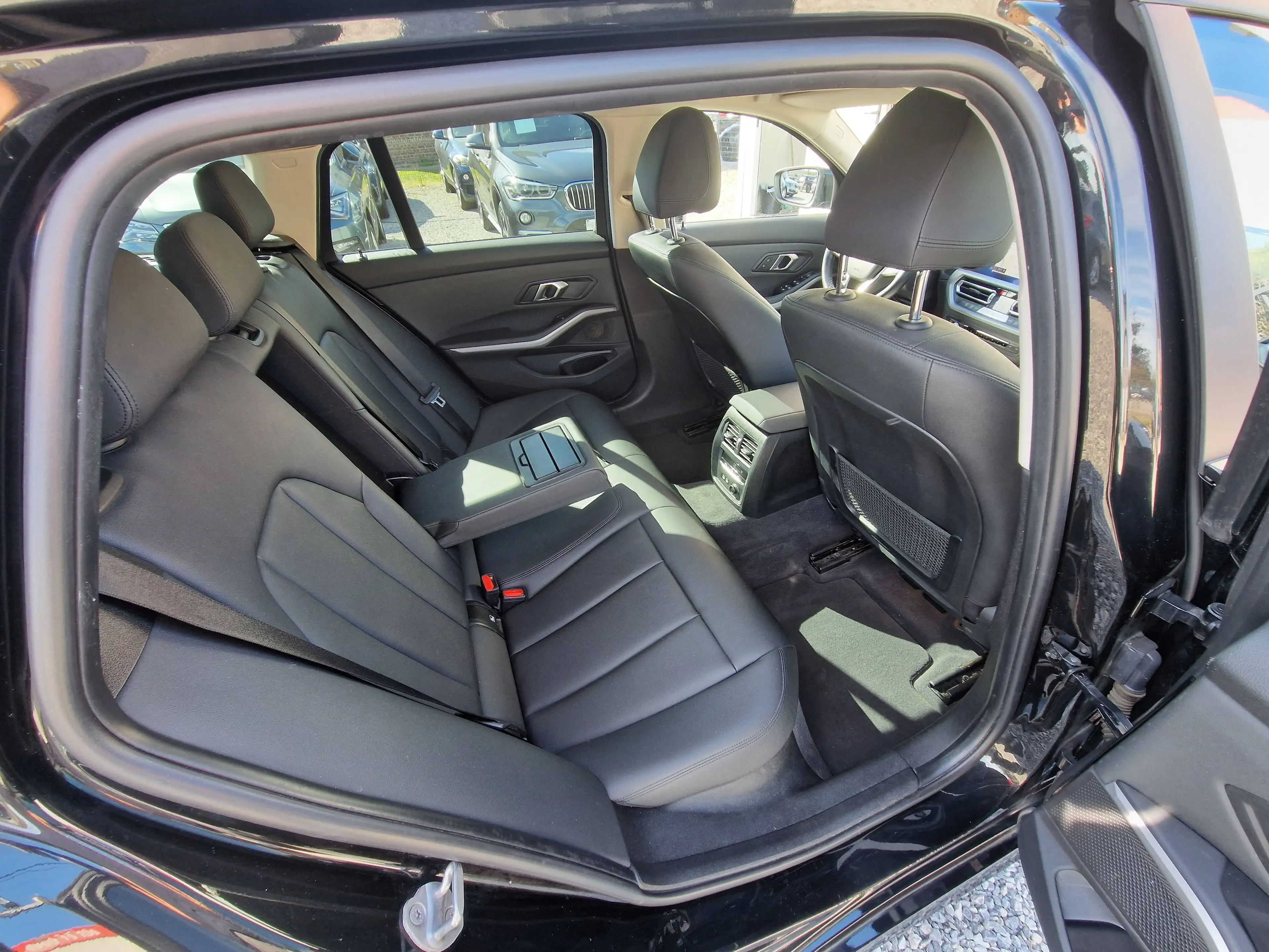 BMW 318 D Touring*CARNET*XENON*GPS*CUIR*PDC*CARPLAY — photo 13