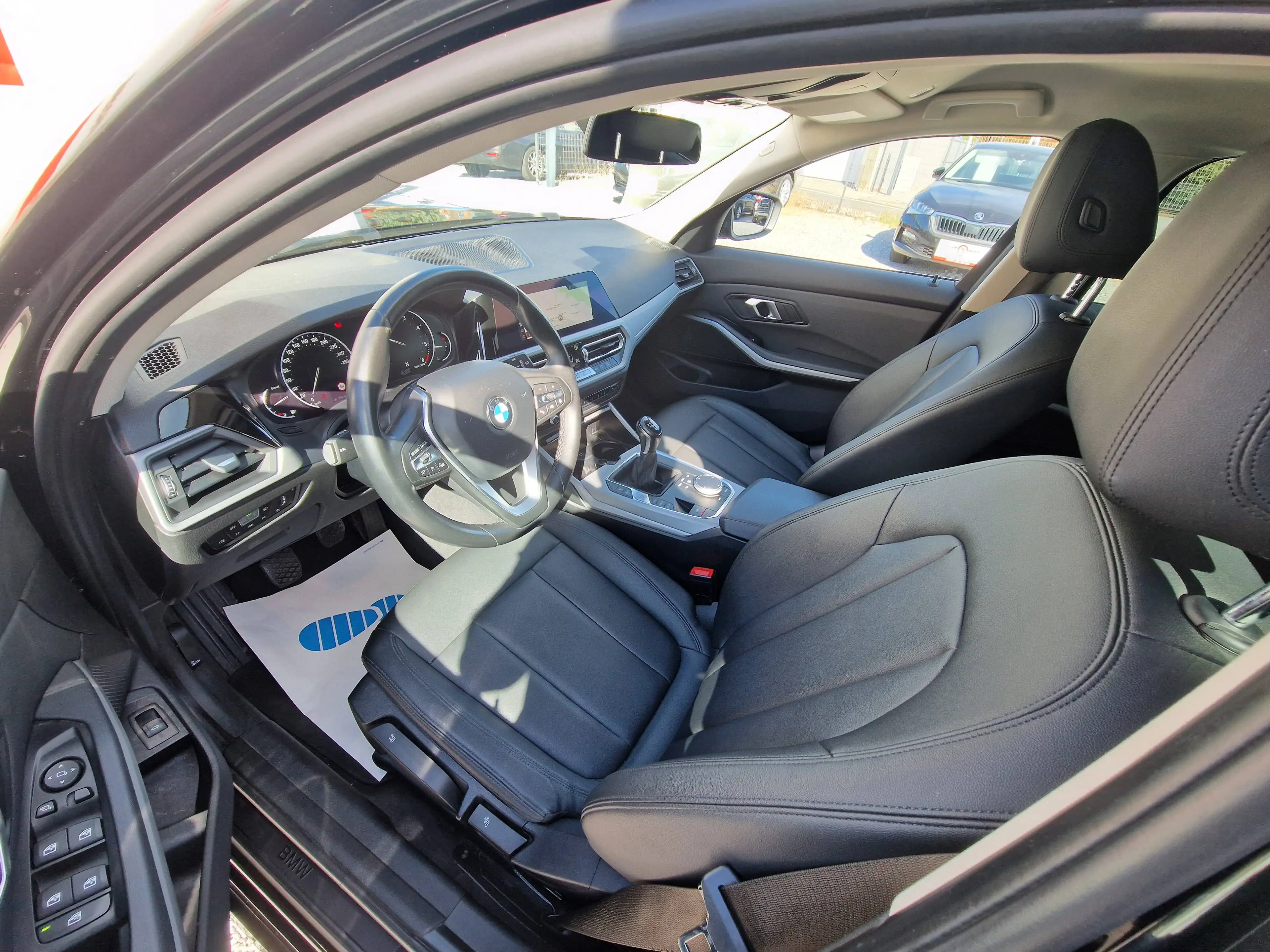 BMW 318 D Touring*CARNET*XENON*GPS*CUIR*PDC*CARPLAY — photo 5