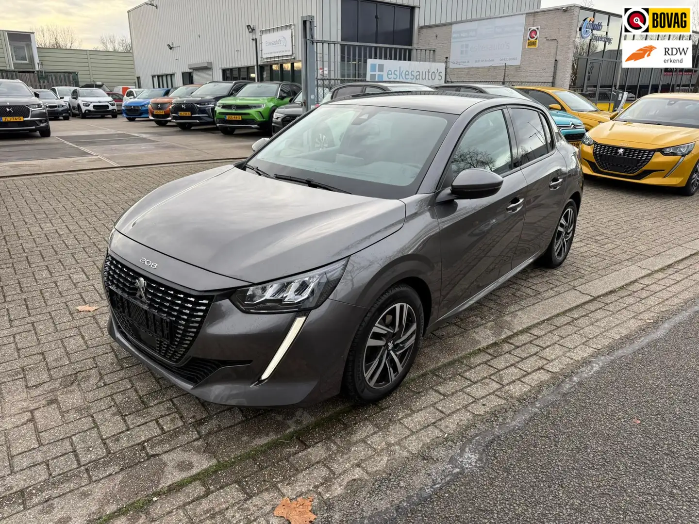 Peugeot 208 1.2 PureTech Allure, Panodak, Navi, 12mnd Garantie Gris - 1