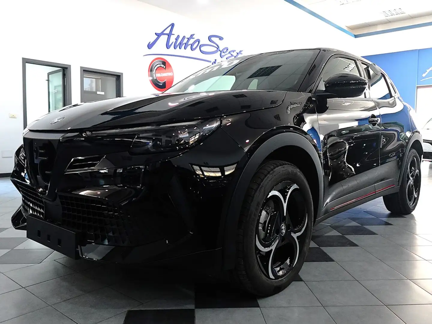 Alfa Romeo Junior 1.2 IBRIDA 145 CV EDCT6 SPECIALE PACK SPORT Nero - 2